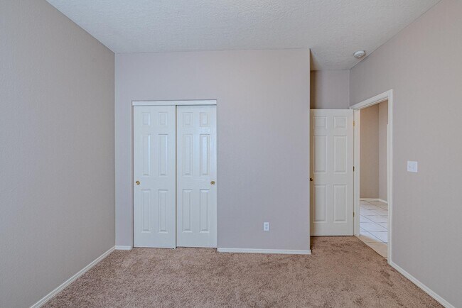 Building Photo - 1124 Calle Corvo NE