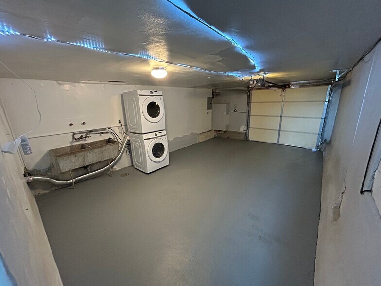 Garage. - 1903 Sacramento St