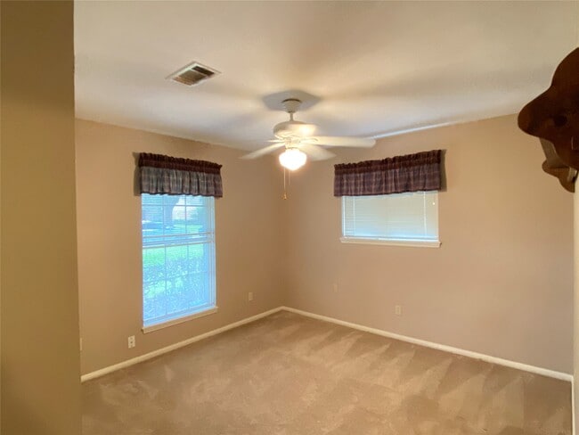 Building Photo - 2233 Ripple Creek Dr