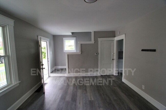 Building Photo - 22 Glen Este Pl