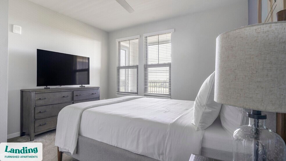 Building Photo - 6850 Foxtail Palm Wy