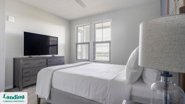 Building Photo - 6850 Foxtail Palm Wy