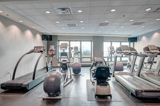 Building Photo - 130 N Garland Ct