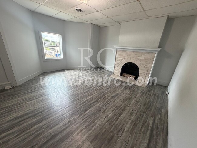 Building Photo - 425-3A Vermilion-N