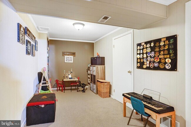 Building Photo - 6302 Shiplett Blvd