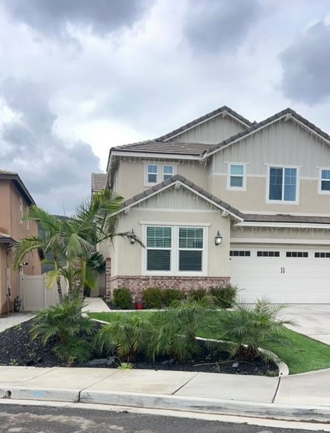 Building Photo - Beautiful 4 bedroom, 3 bath home nestled in the foothills of Fallbrook