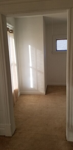 Sm bedroom or office - 1125 S Westnedge Ave