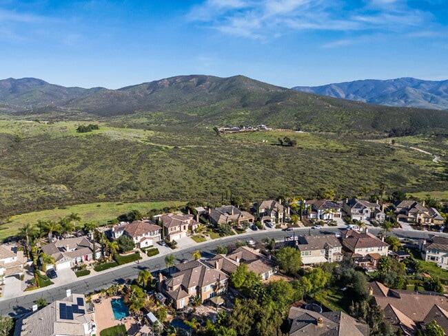 Building Photo - Stunning Single-Story Luxury Home in Coveted Rolling Hills Ranch
