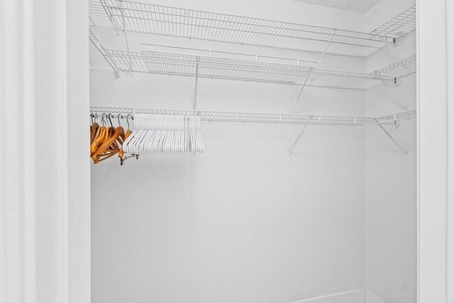 Building Photo - 7589 Colony Lake Dr