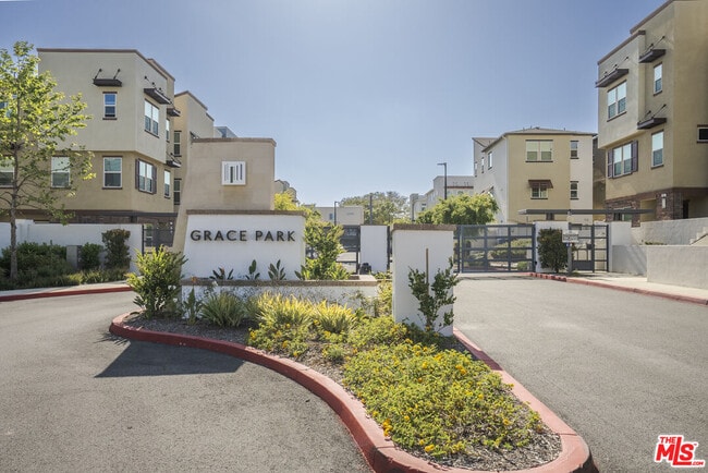 Building Photo - 756 Daniel Freeman Cir