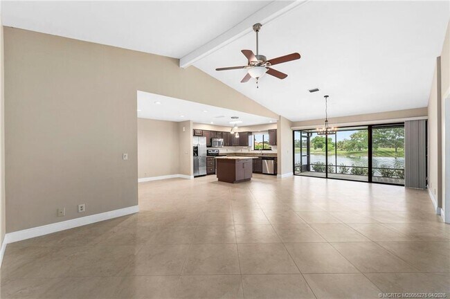 Building Photo - 3281 SW Bobalink Way