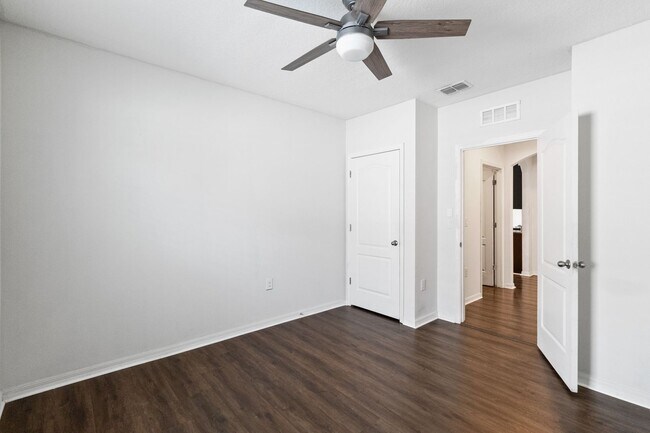 Building Photo - 4/2 Energy Efficient Home in St. Cloud w/ Fenced Back Yard