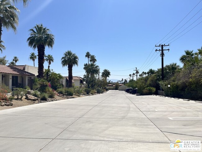 Building Photo - 1816 N Mira Loma Way