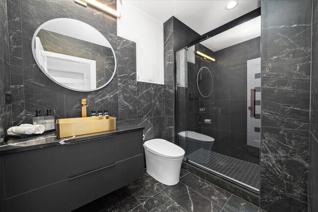 Building Photo - 450 Village Center Dr