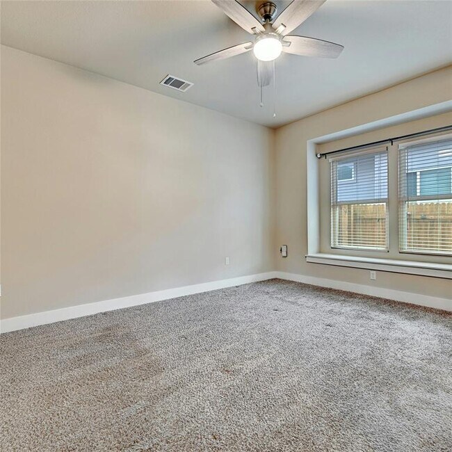 Building Photo - 8300 Brahma Dr