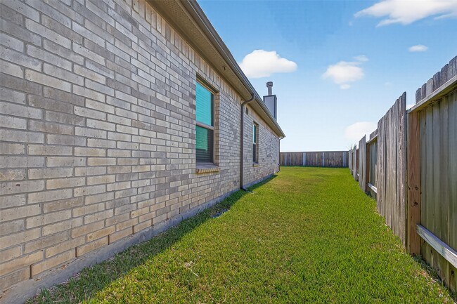 Building Photo - 28307 Hannahs Harbor Ln