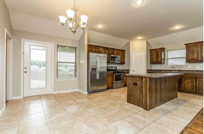 Building Photo - 618 Halley Ln