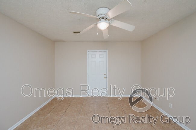 Building Photo - 821 Willow Pointe