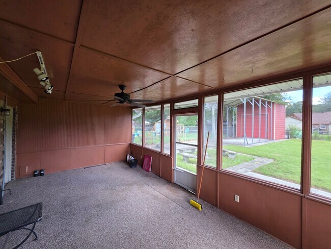 Building Photo - 209 Arrowhead Dr
