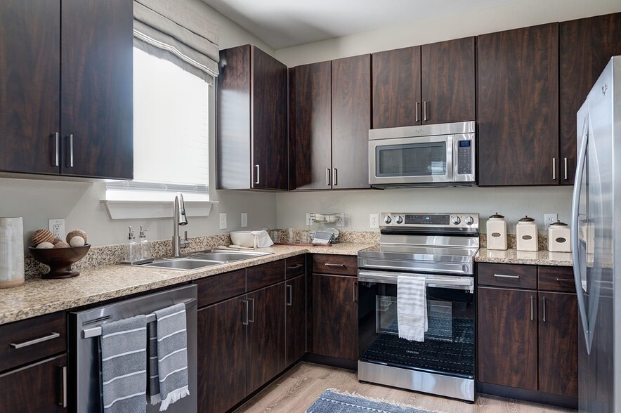 Building Photo - Cortland League City