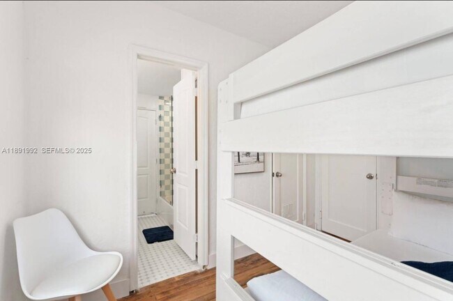 Building Photo - 7721 Harding Ave