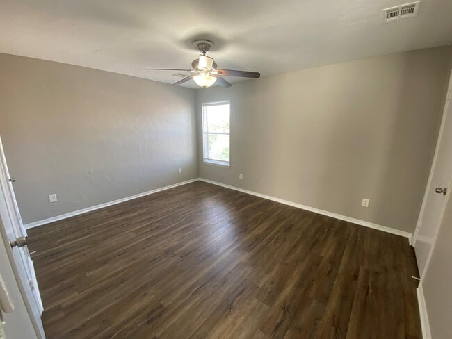 Building Photo - 10125 N Pennsylvania Ave