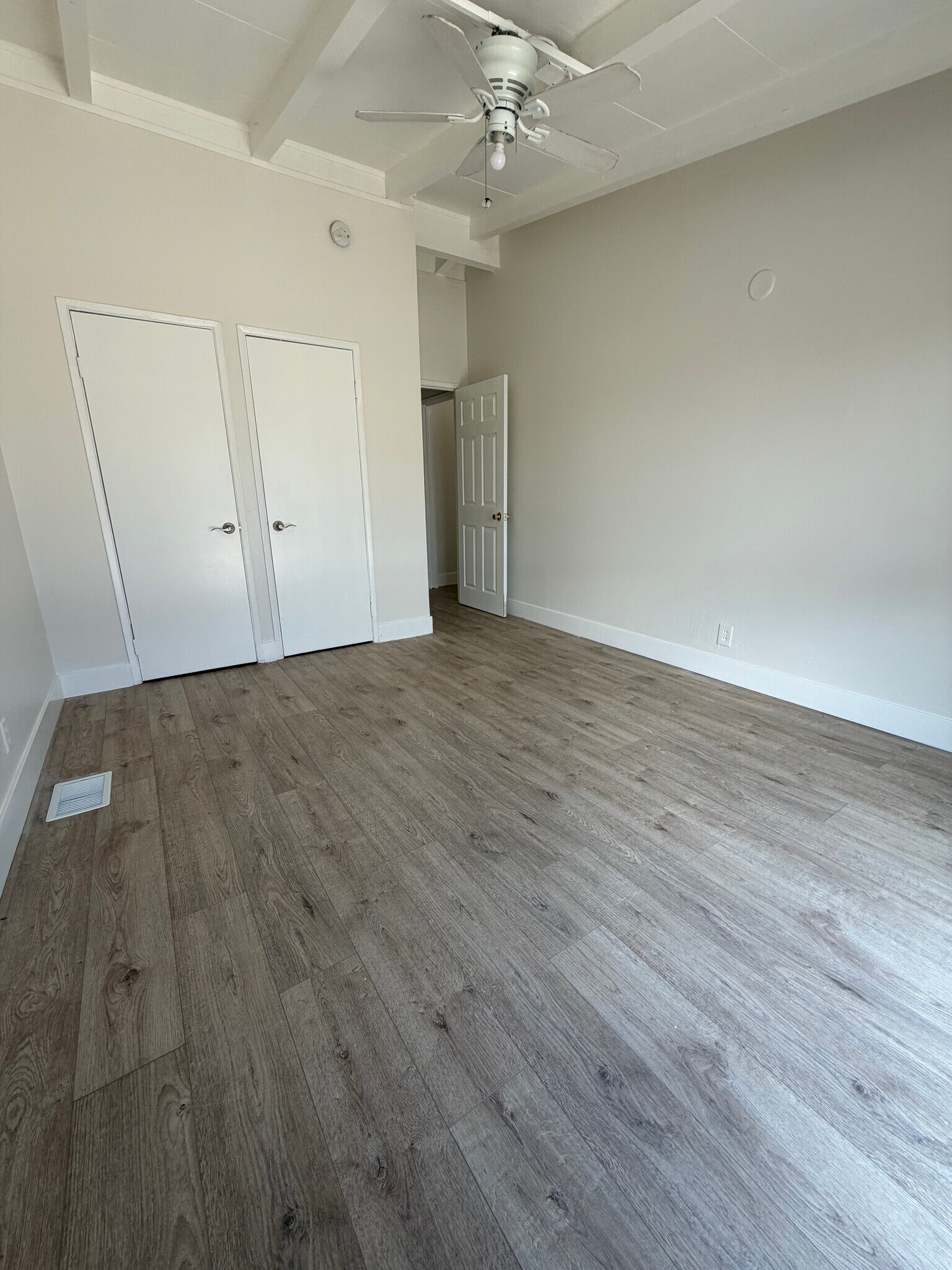 Building Photo - 2612 W Century Blvd