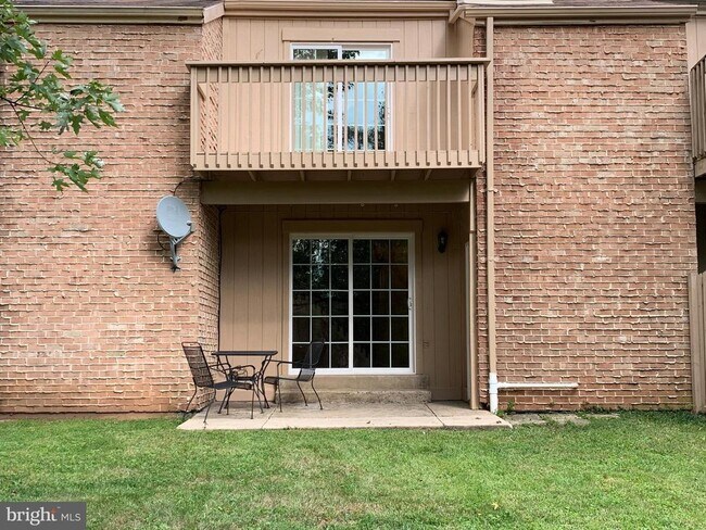 Building Photo - 118 Sycamore Ct