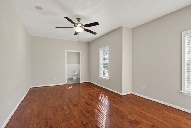 Building Photo - 2818 Tidewater Dr