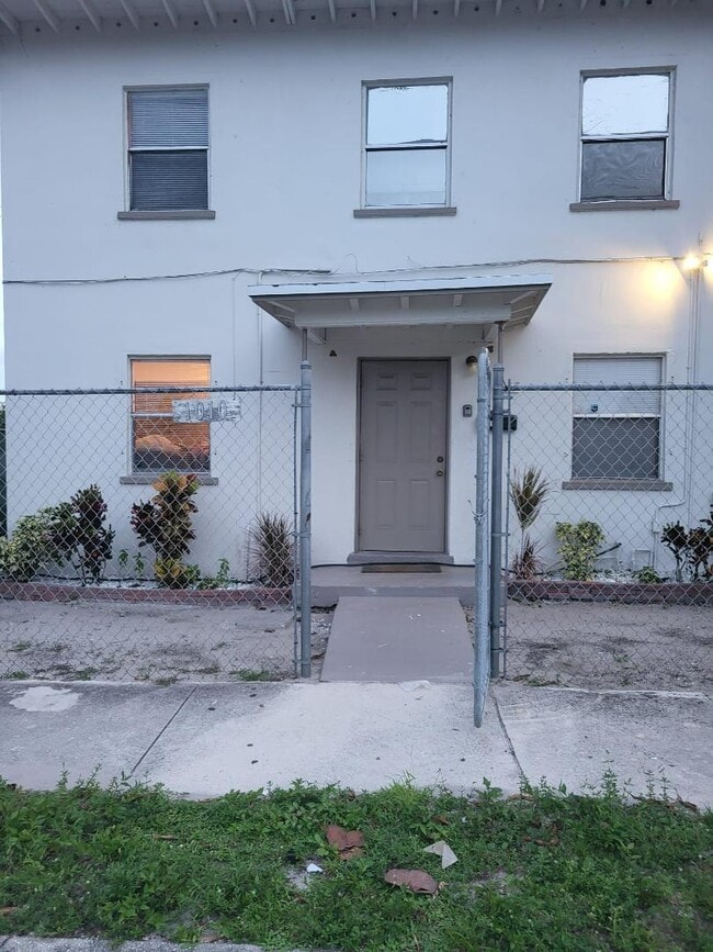 Building Photo - 1013 State St