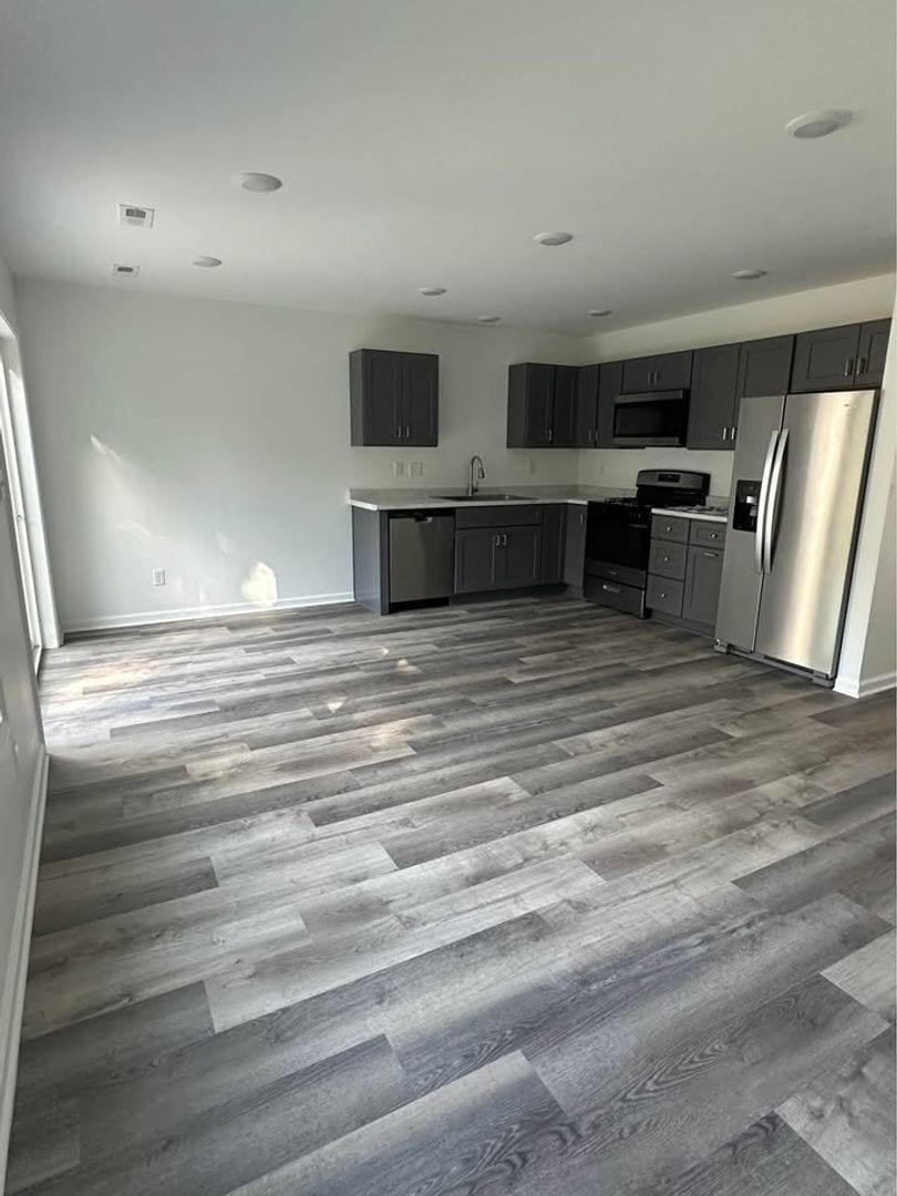 Building Photo - 629 Vincent Rd