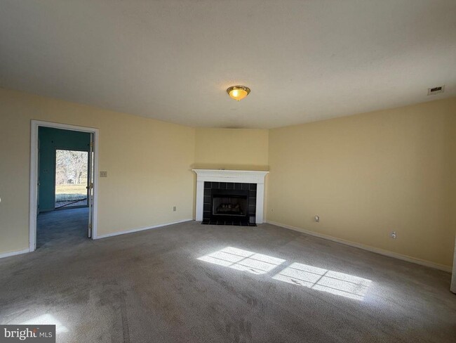 Building Photo - 104 New Kent Ct