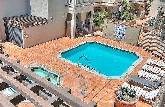 Building Photo - 1400 Pacific Coast Hwy