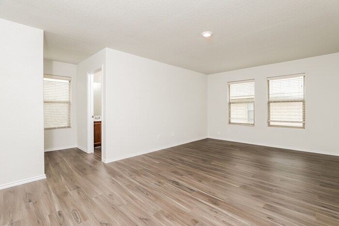Building Photo - 8911 Bonnie Butler