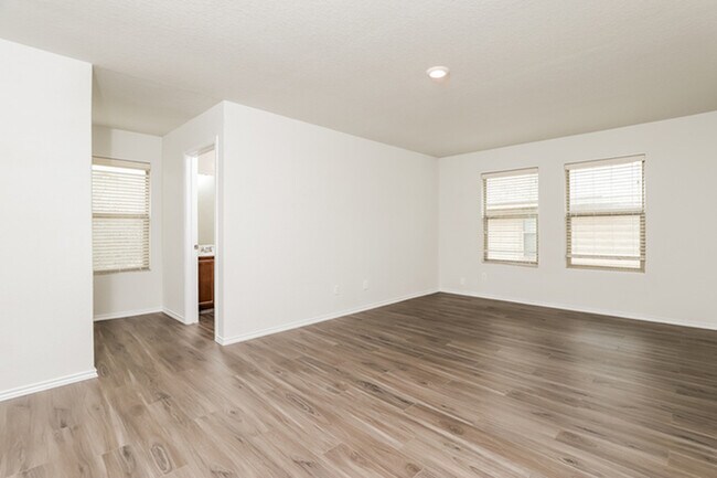 Building Photo - 8802 Scarlett Pl