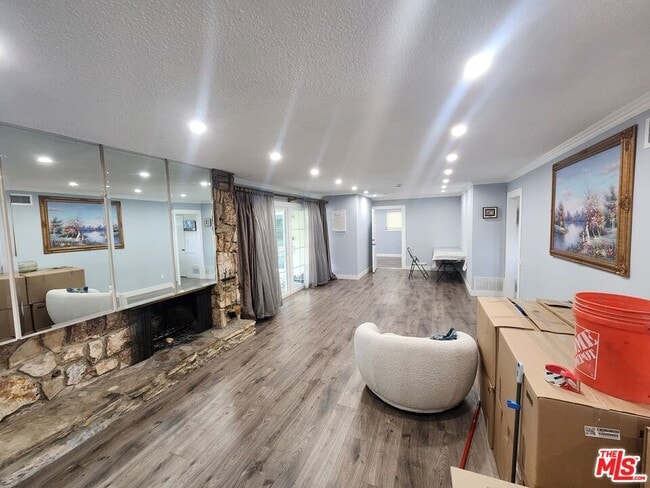 Building Photo - 11665 Babbitt Ave