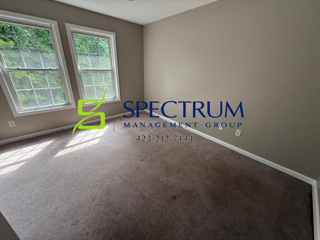 Building Photo - 2 Bedroom 1.5 Bath duplex with basement garage.