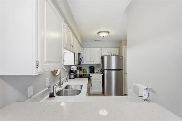 Building Photo - 6220 Bentwood Trail