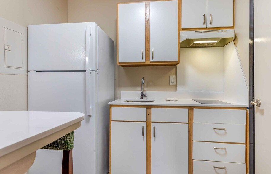 Building Photo - Furnished Studio-Arlington