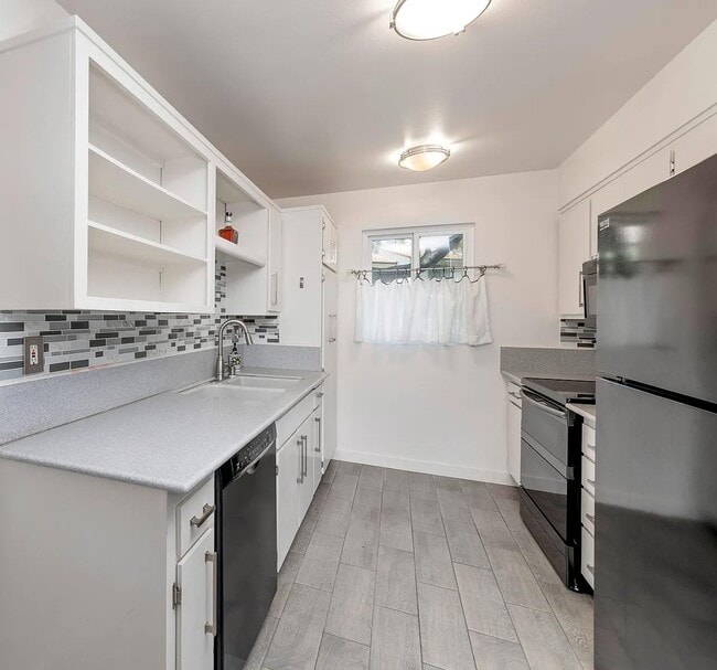 Building Photo - 1066 Miramonte Dr