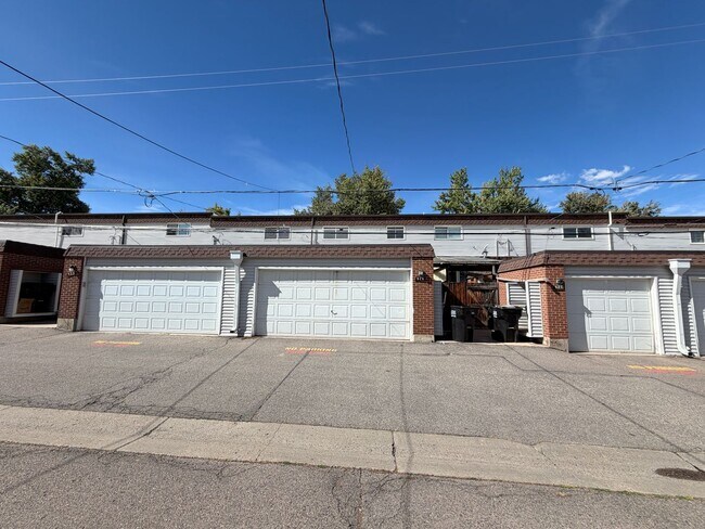 Building Photo - 529 S Xenon Ct