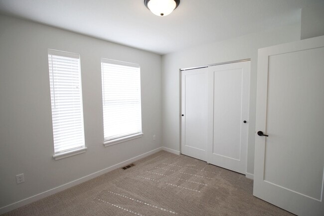 Building Photo - 2324 Lovie Ln