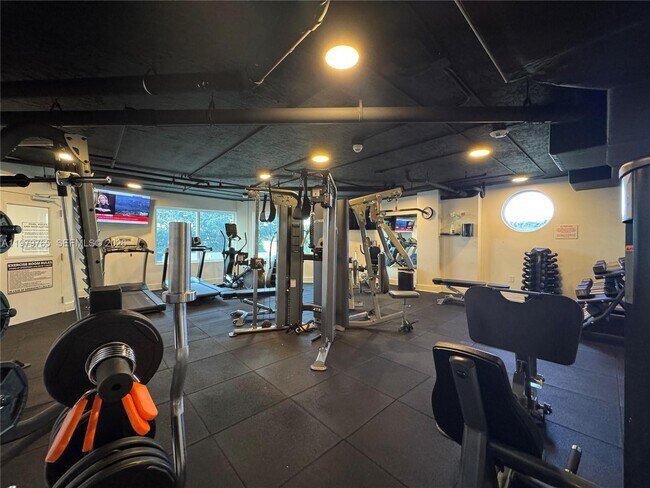 Building Photo - 7330 Ocean Terrace