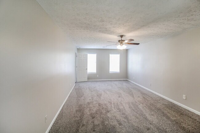 Building Photo - 6583 Carriage Ln
