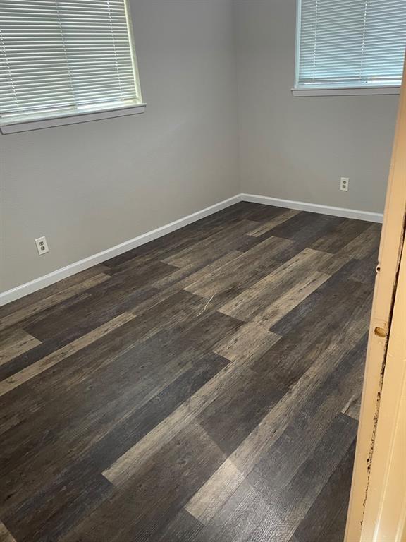 Building Photo - 300 Canion St