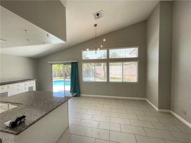 Building Photo - 1332 Royal Creek