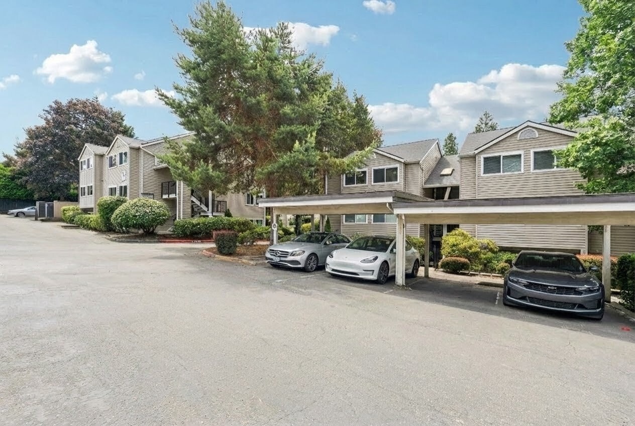 Building Photo - 12036 100th Avenue Northeast