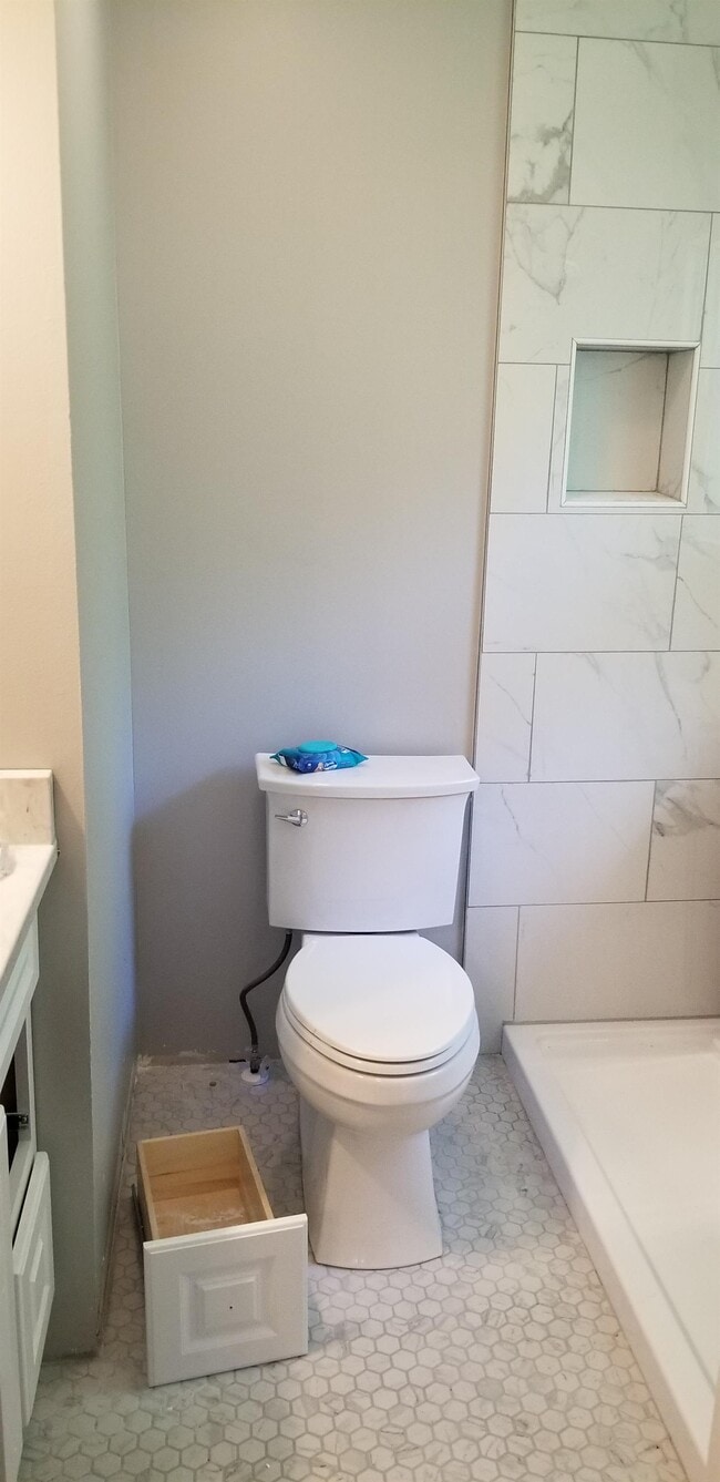 Building Photo - 1620 Riverside Dr