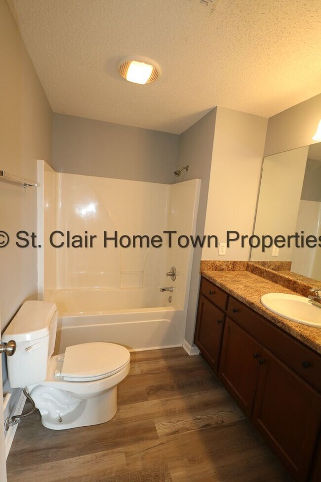 Building Photo - Totally Remodeled Tri-Plex in Lincoln School System