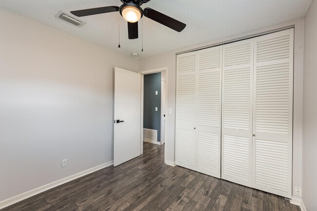 Building Photo - 4885 Santa Rosa Ave
